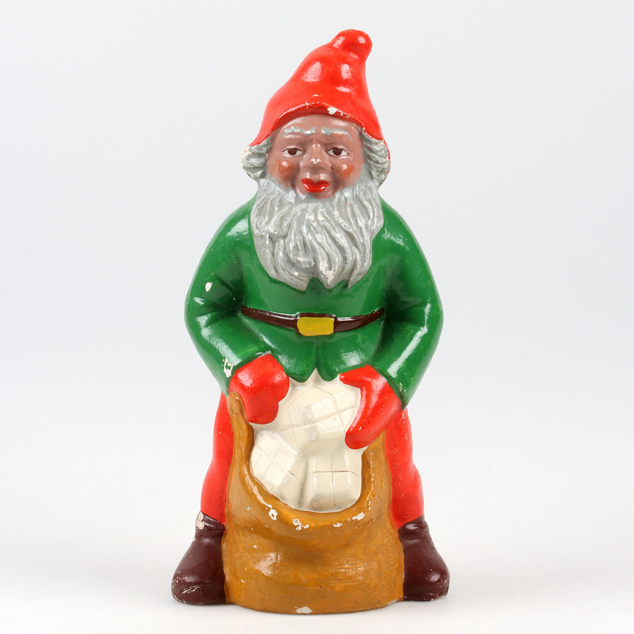 TOMTE, med julklappssäck, gips. 1900-tal.