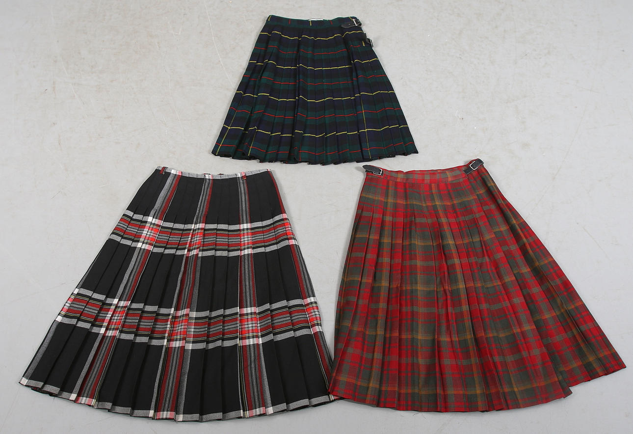 KJOLAR / KILTAR, 3 st, bl.a. McArthur, Skottland, 1900-talets andra hälft. Strl. 36-38.