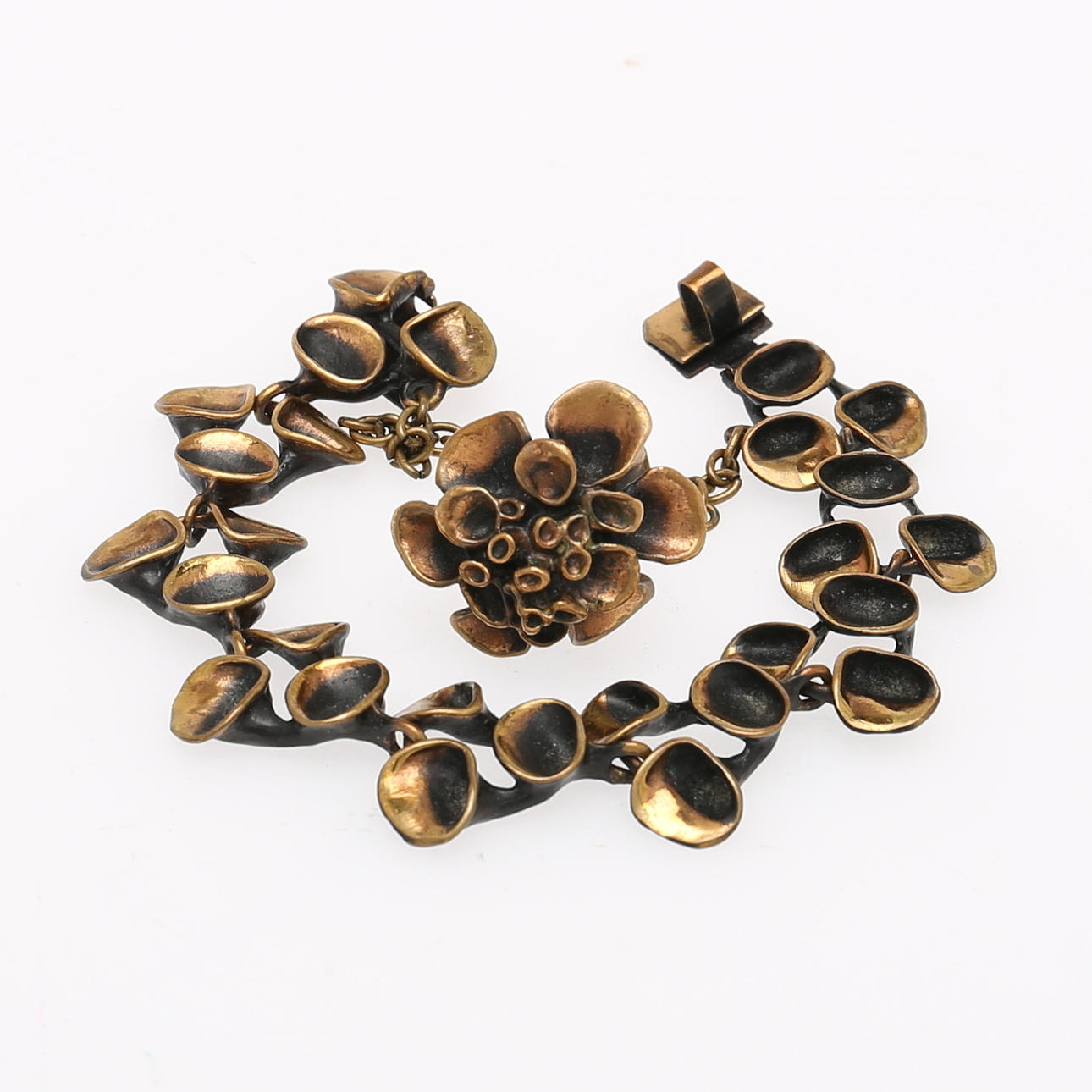 ARMBAND samt RING, brons, Pentti Sarpaneva, Finland, 1960/70-tal.