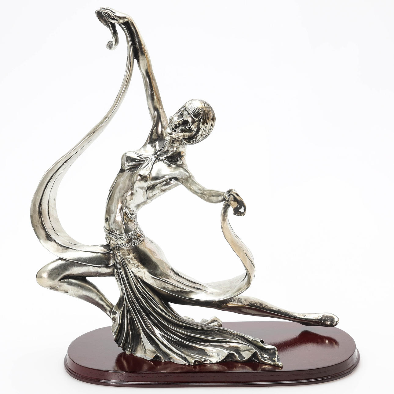 SCULPTURE, art mass, dancing woman.