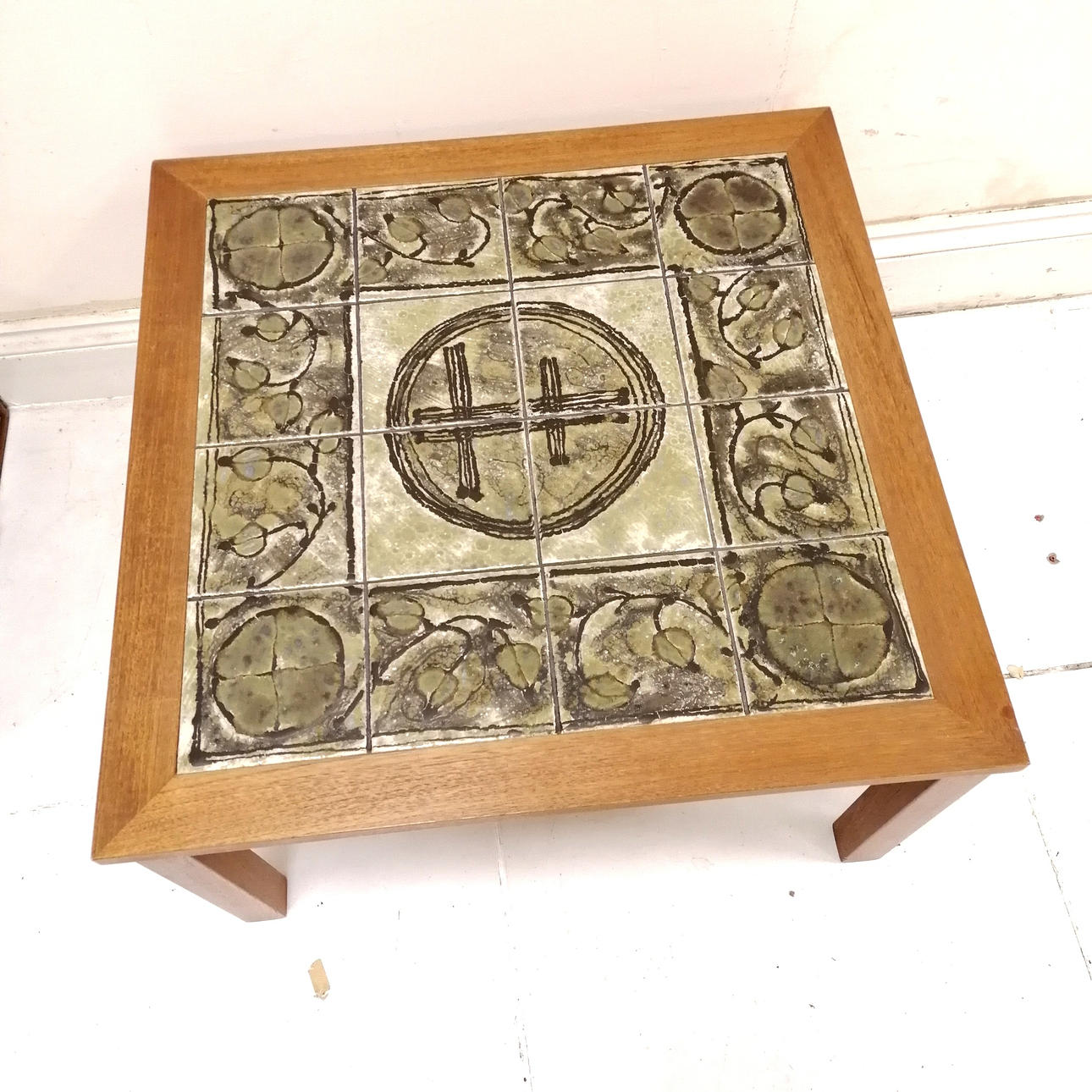 MID CENTURY TILED TOP TEAK COFFEE TABLE.