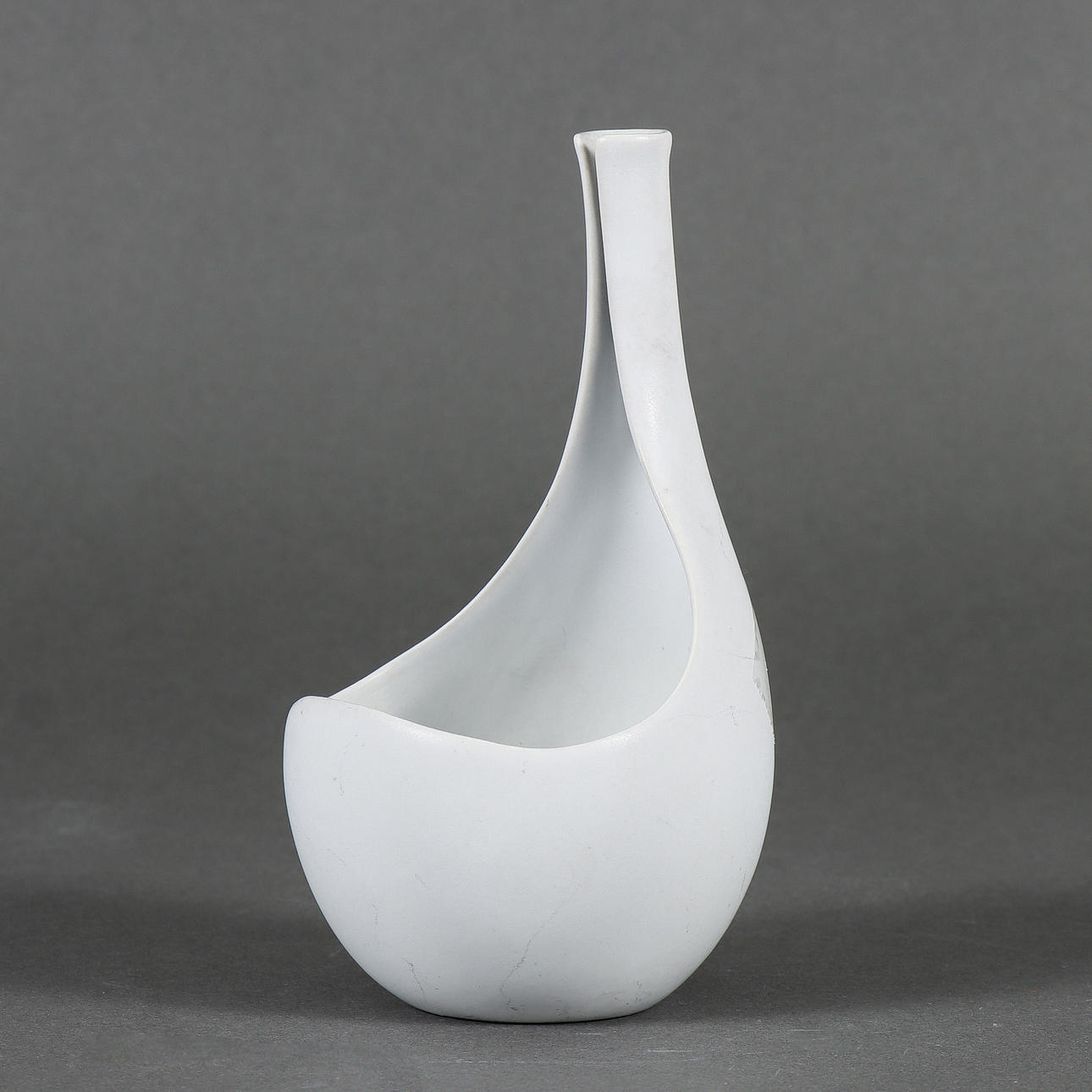 STIG LINDBERG. Vas, Gustavsberg Pungo.