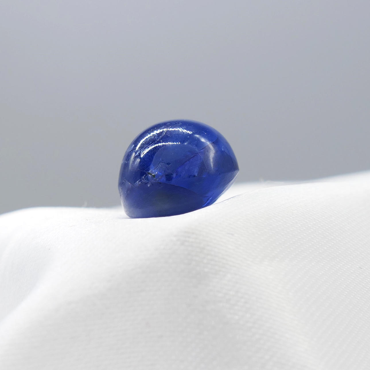 9.08CT STAR SAPPHIRE, certificated.