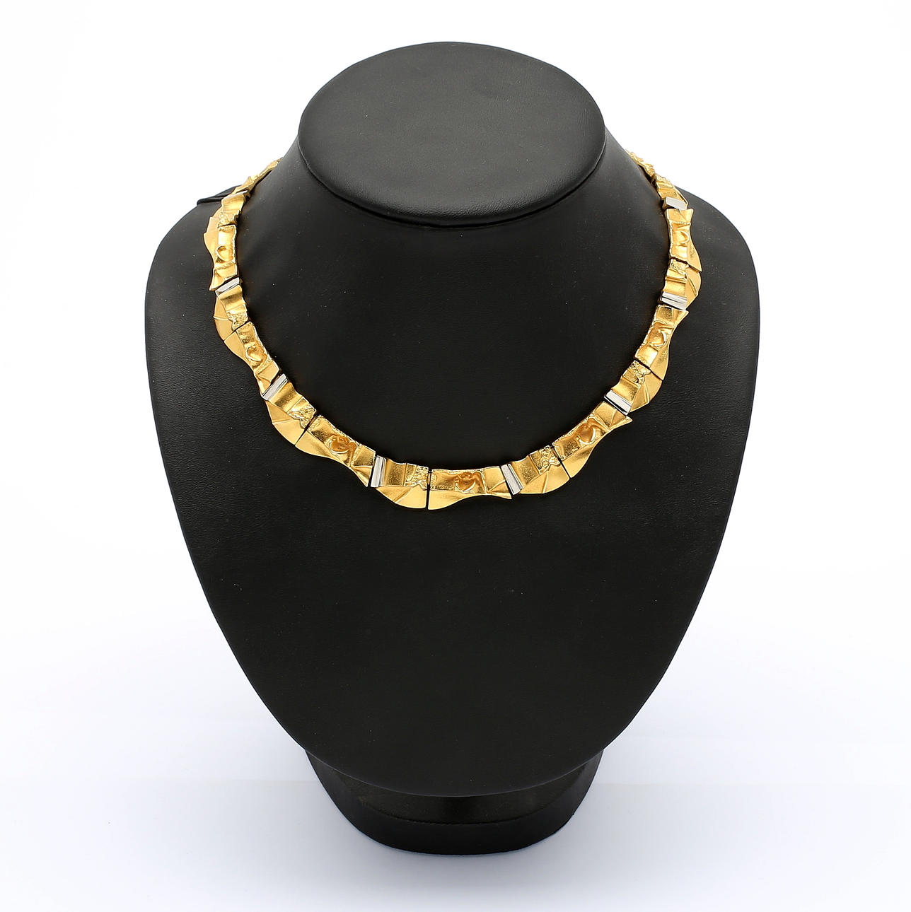 BJÖRN WECKSTRÖM, COLLIER 18K guld samt platina, Lapponia. Totalvikt ca 75,3 g.