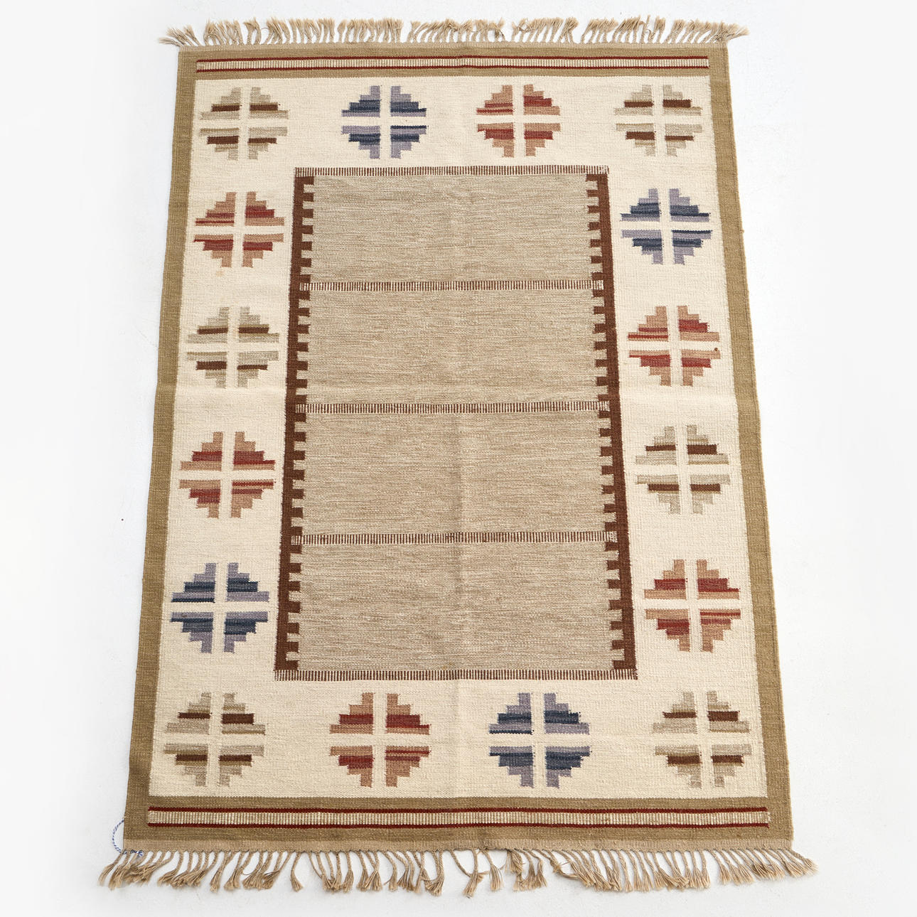 CARPET, yarrow, geometric decor, ca 246 x 173 cm.