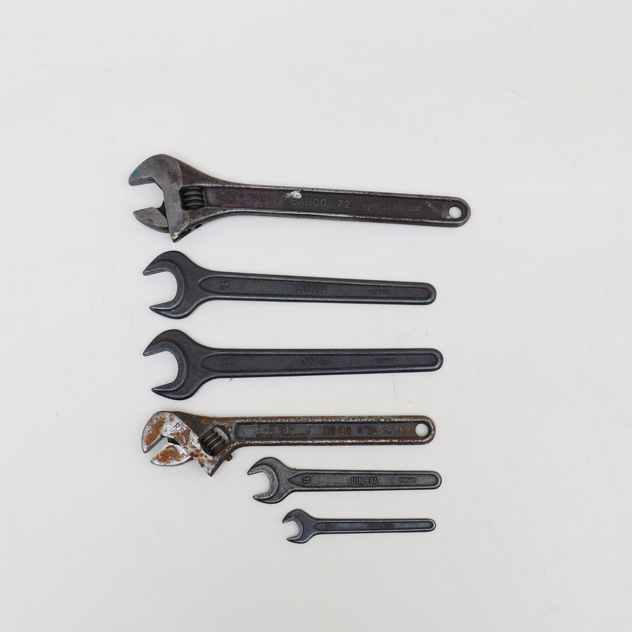 LOT OF HAND TOOLS.