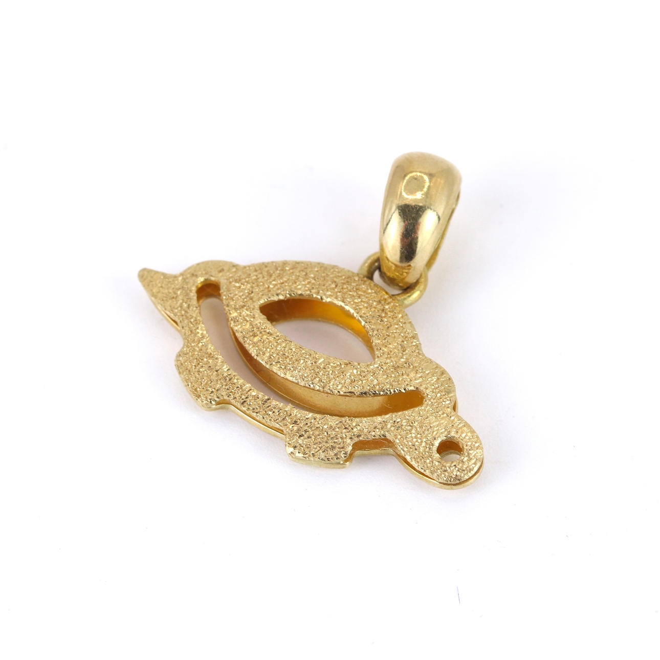 18CT YELLOW GOLD PENDANT.