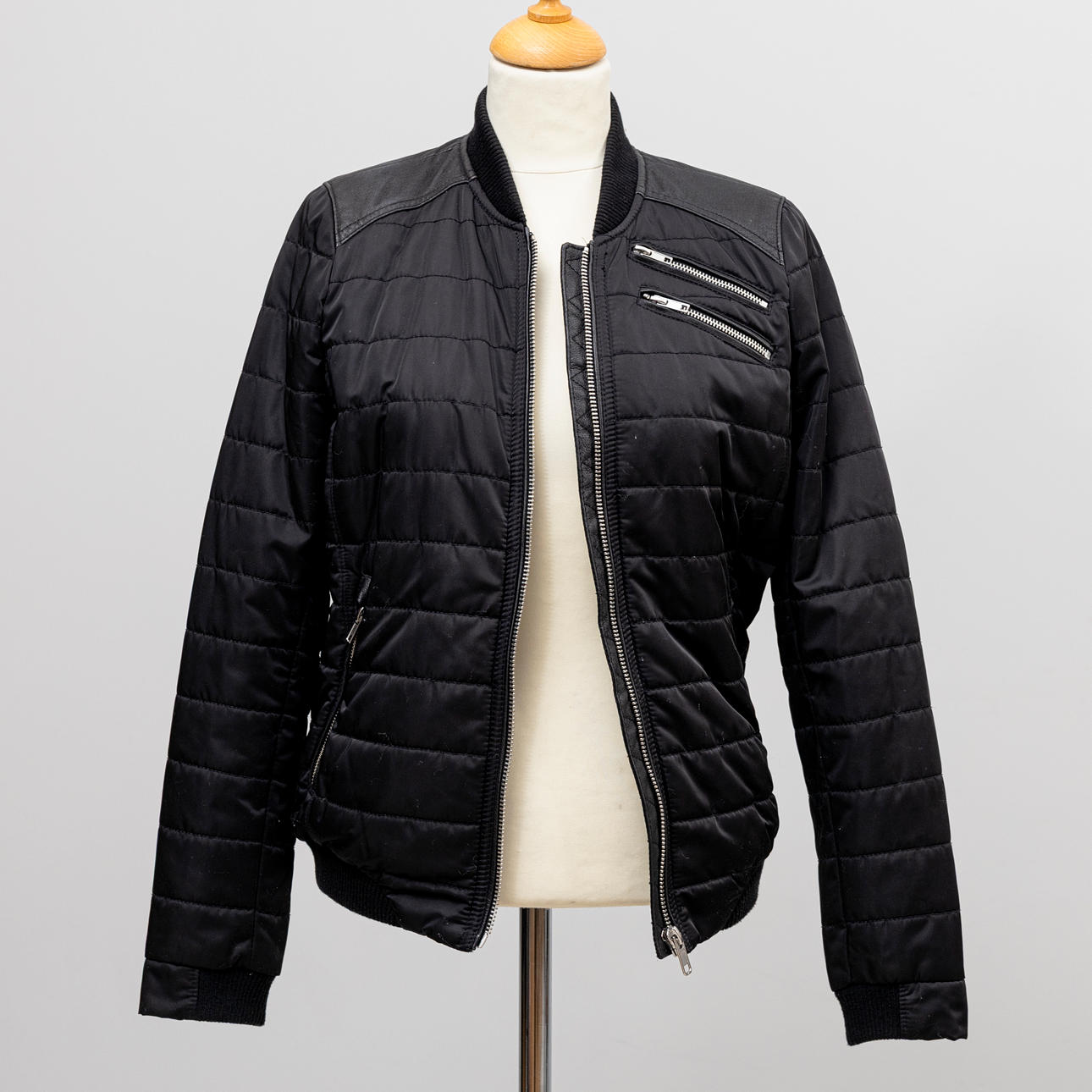 JOFAMA, design by Måns Zelmerlöw, jacket, size 36.