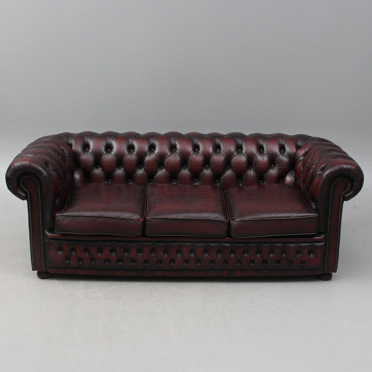 SOFFA, Chesterfield.