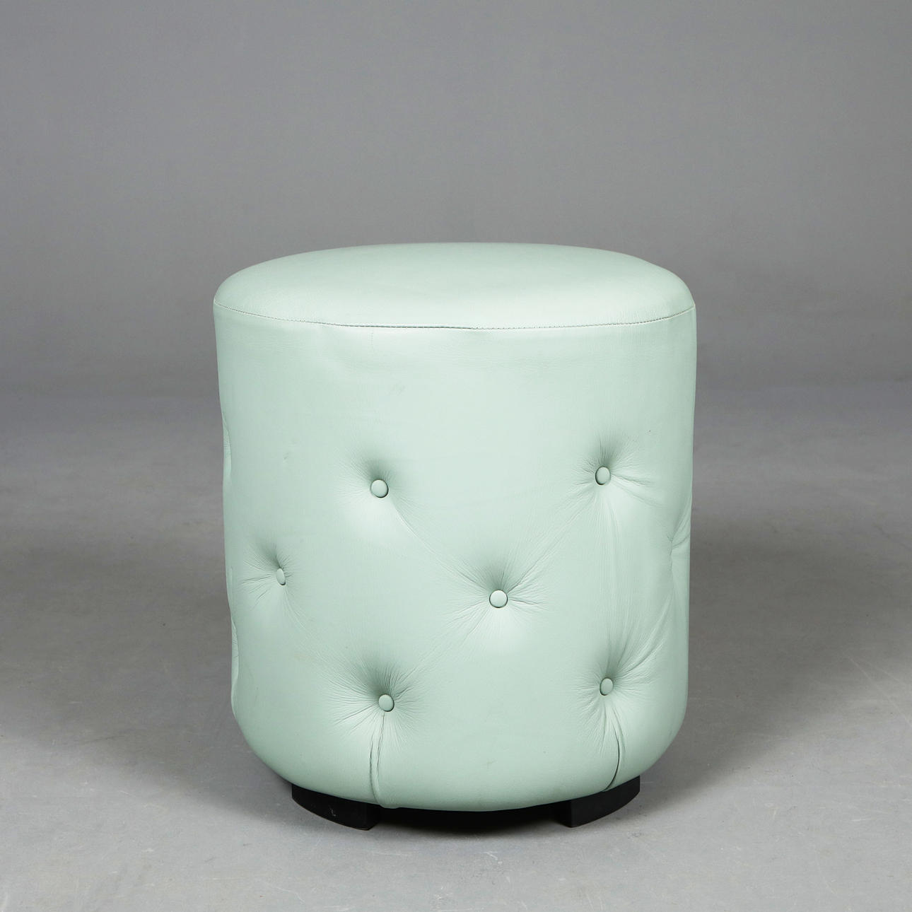SIDE STOOL.