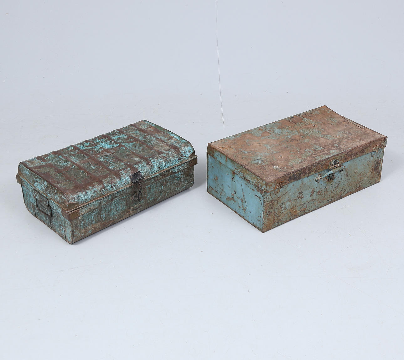 LÅDOR, 2 st, plåt, samtida.