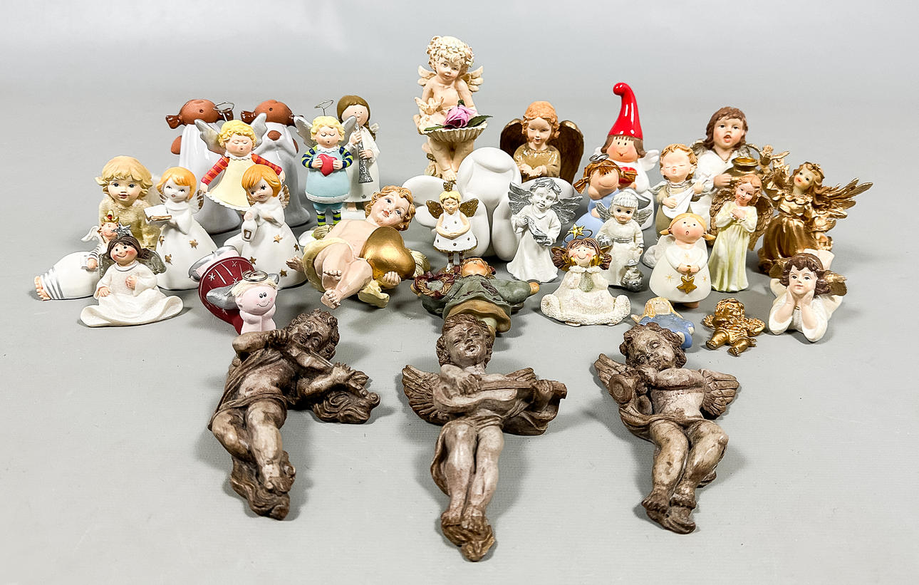 ÄNGLAR, 33 st, porslin, gjutmassa, 2000-tal.