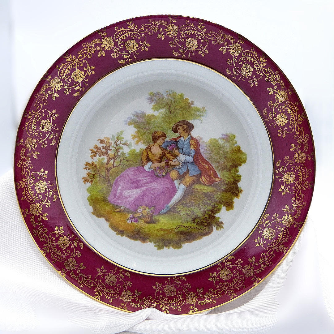 FRENCH PORCELAIN DISPLAY PLATE.