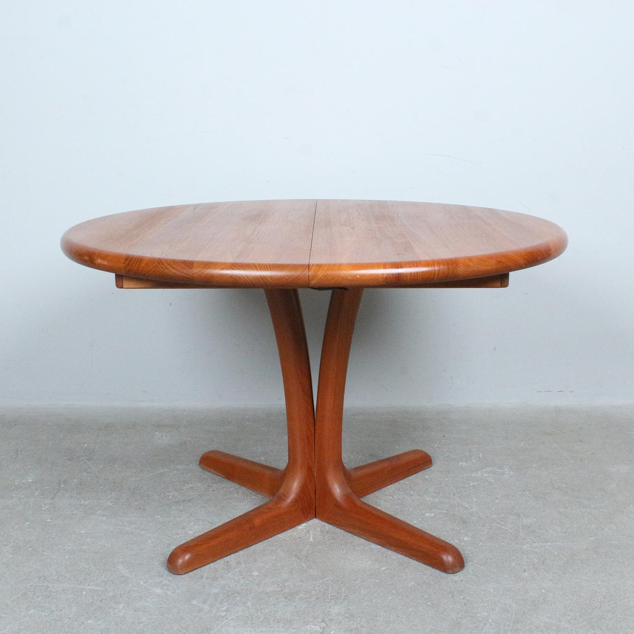 JOHS. Kristoffersen & Son, extendable dining table. teak 1970s, Denmark.