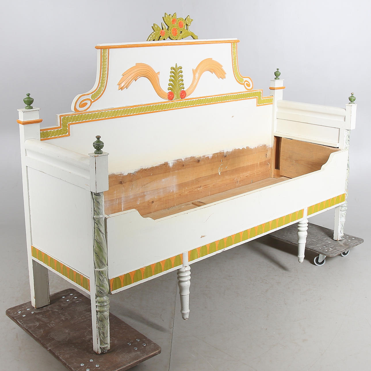 SOFFA/SÄNG, Gustavianskt provinsarbete, 1800-tal.