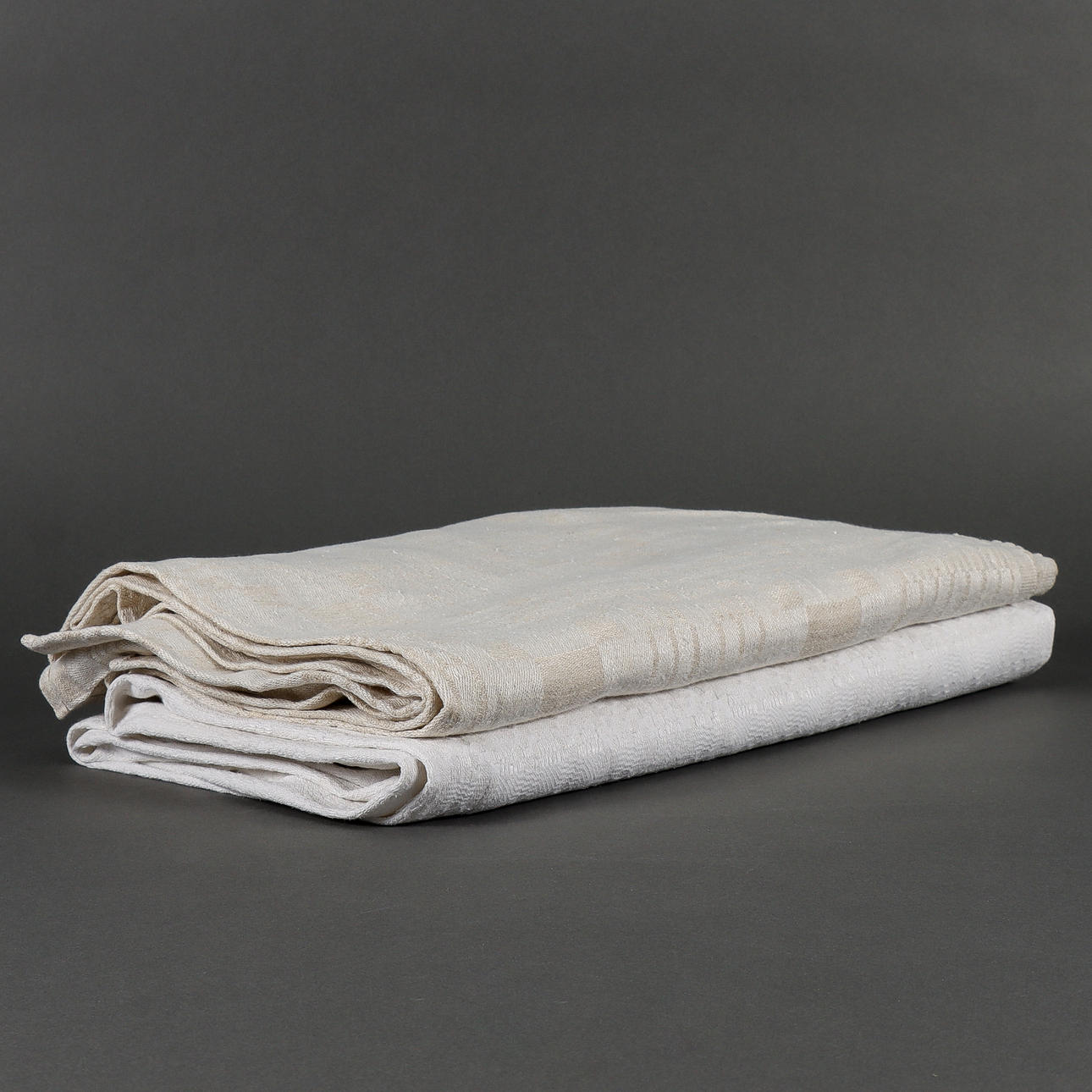 LINNEDUKAR 2 stycken.