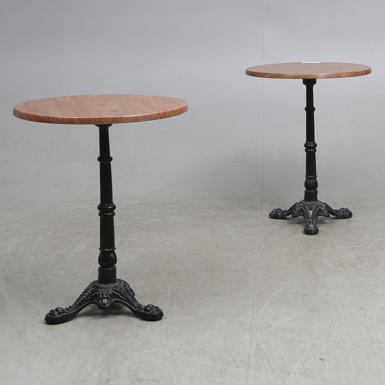 CAFÉBORD, ett par, 1900/2000-tal.