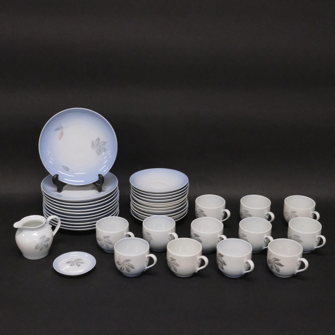 BING & GRÖNDAHL, COFFEE SET “FALLING LEAVES”/“LEAF FALL”.