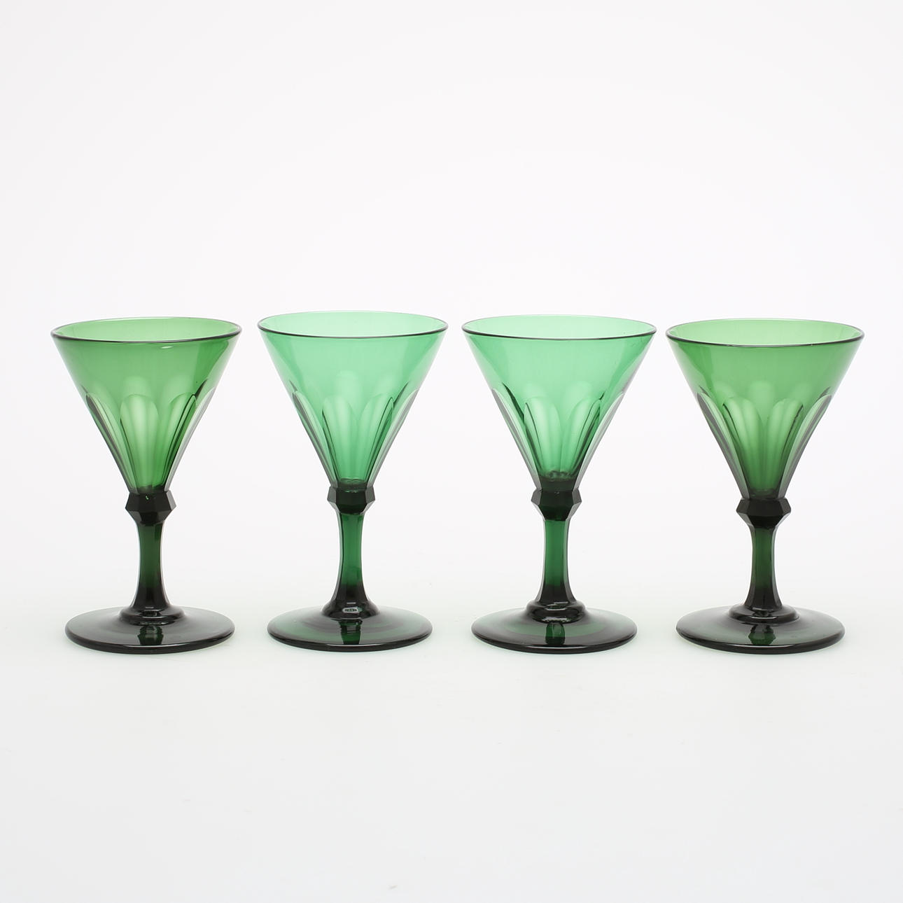 SNAPSGLAS, SELTERGLAS, 25 st, 6 modeller, 1900-talets första hälft.