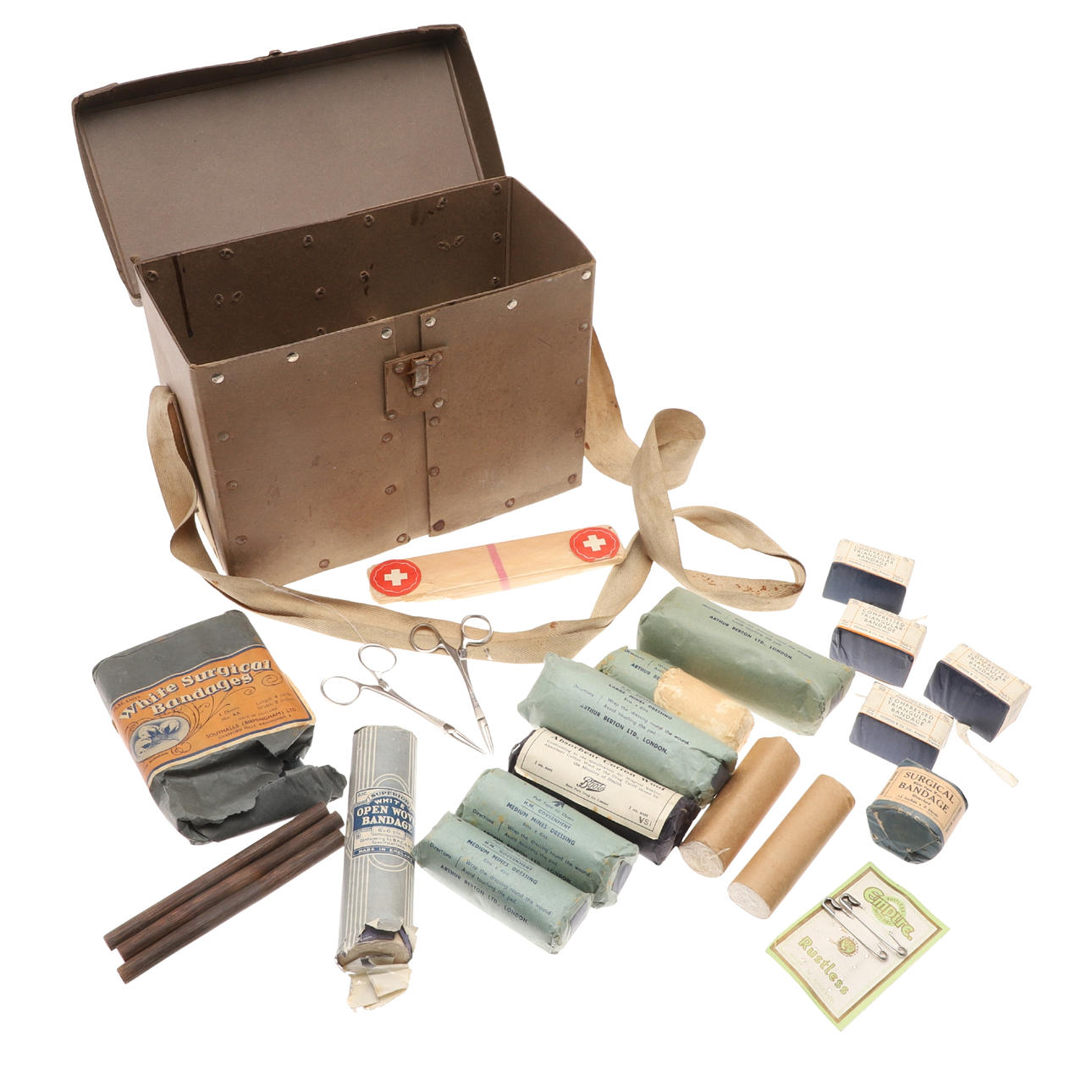 A WORLD WAR II MEDICAL BOX.