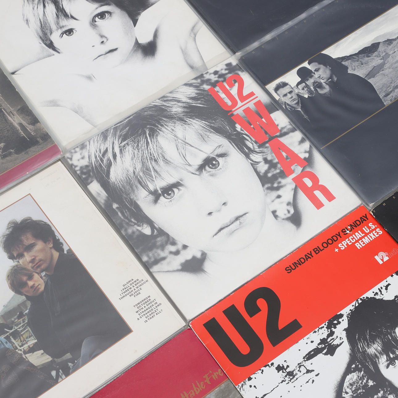 VINYLSKIVOR, 10 st, U2, b.la. "Boy"/"War".