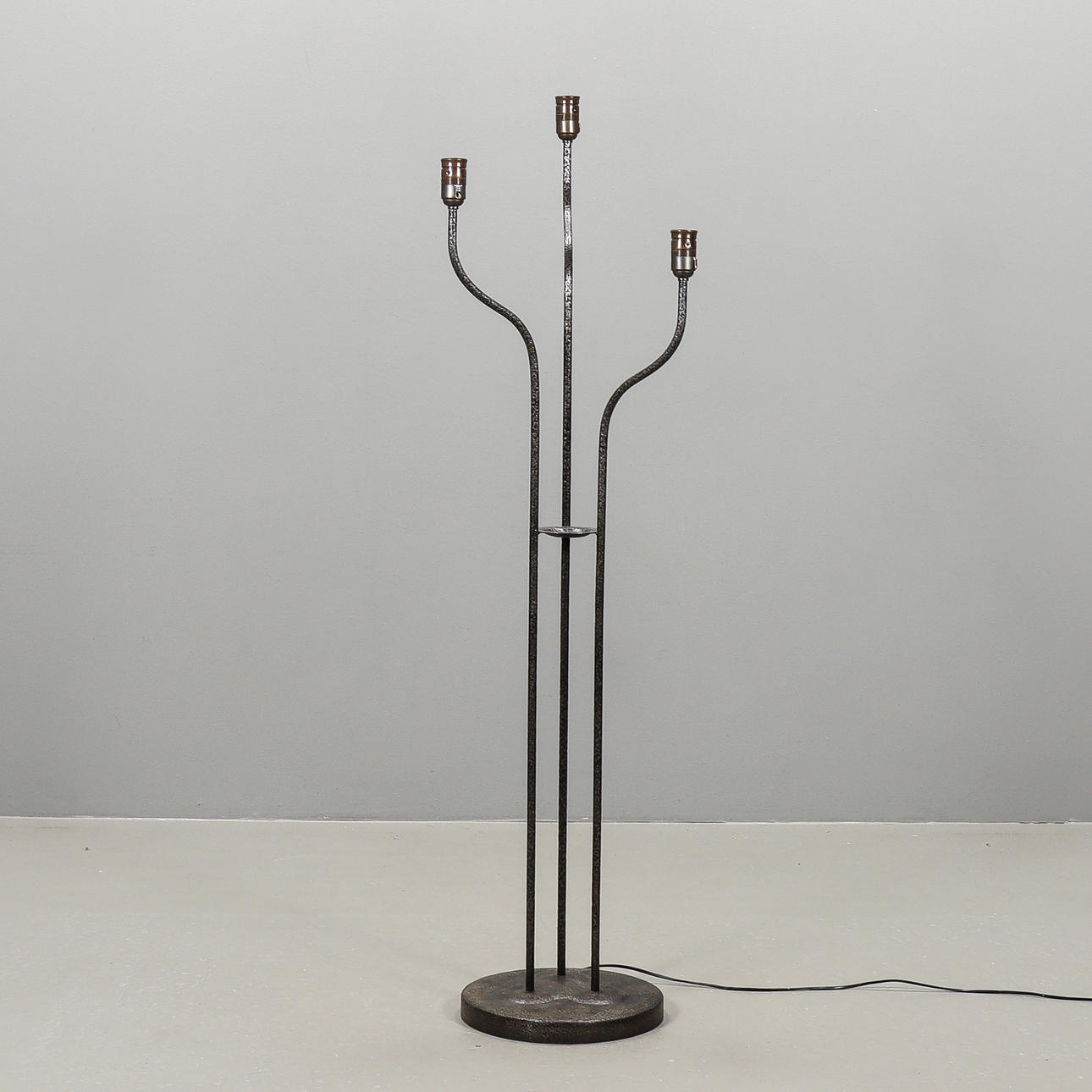 GOLVLAMPA smide, 3 ljuspunkter.