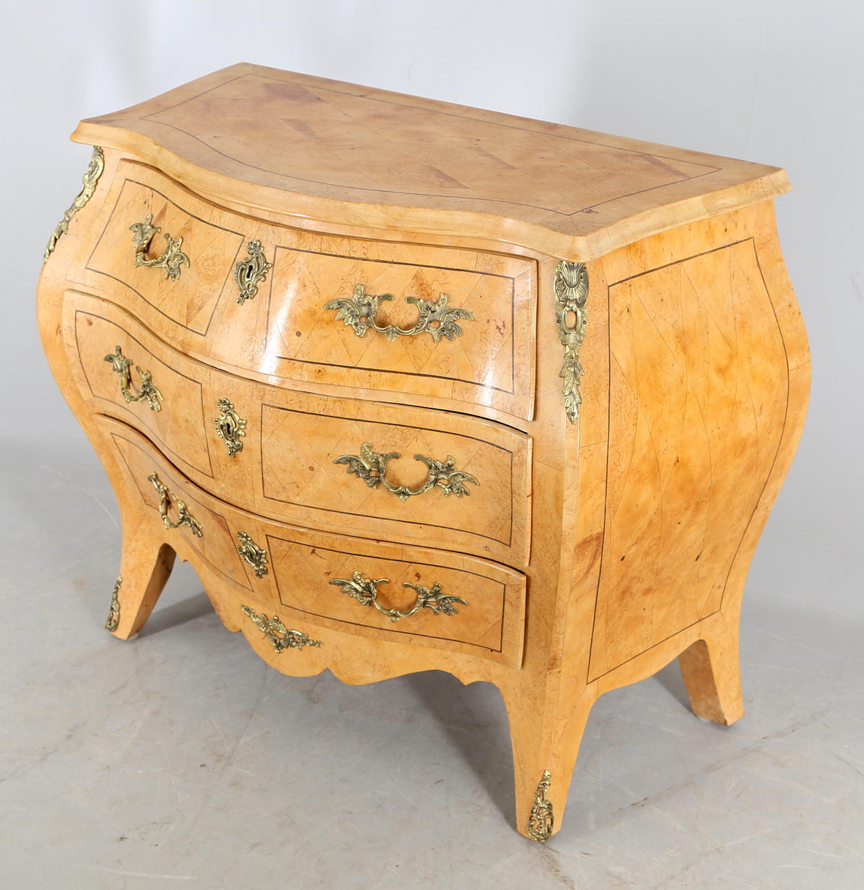 BYRÅ, rokokostil,1900-talets första del.