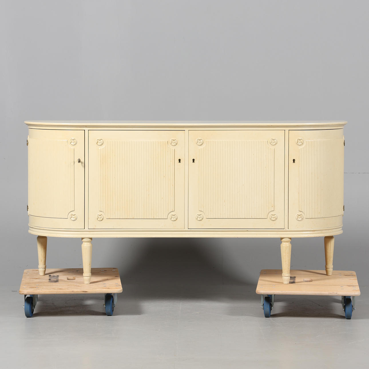 SIDEBOARD, Gustaviansk stil, 1900-talets andra hälft.