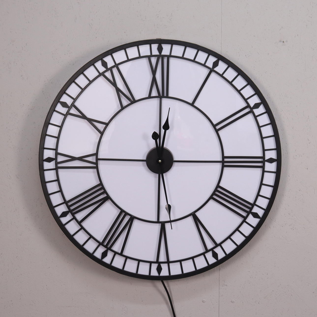 Wall clock, large model, metal and plastic, 21st century.
