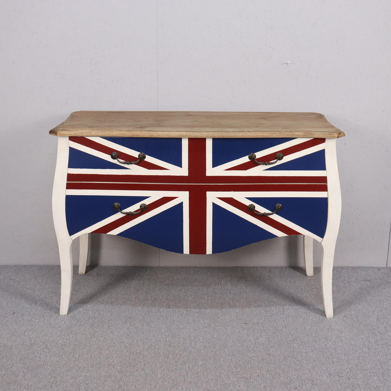 BYRÅ, trä med Dekor av Union Jack.