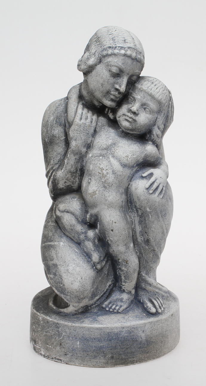 OLOF AHLBERG. Kvinna med barn, skulptur, gips, signerad och daterad 1917.