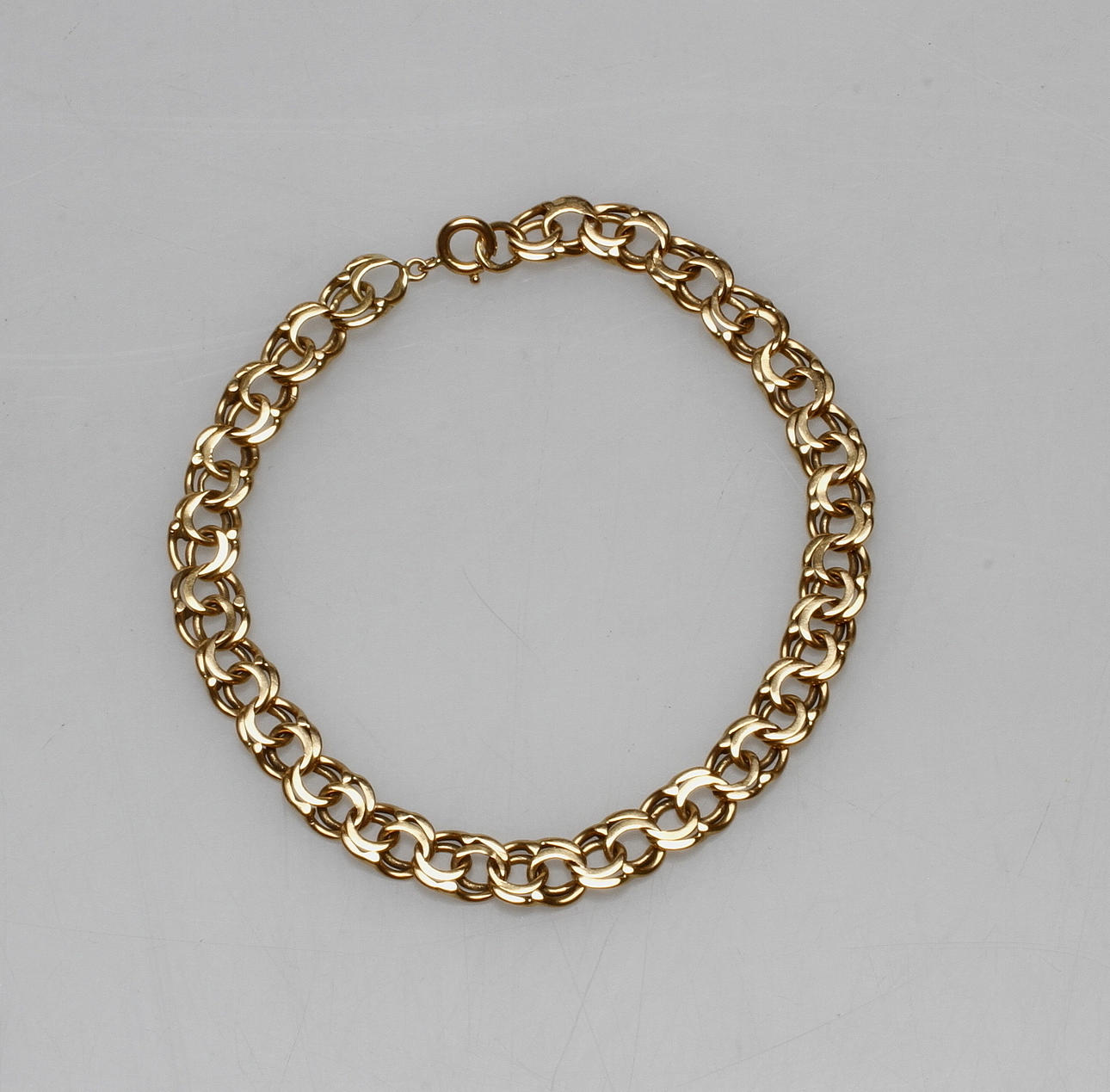 ARMBAND BISMARCK, 18k guld, vikt ca 10,7 gr.