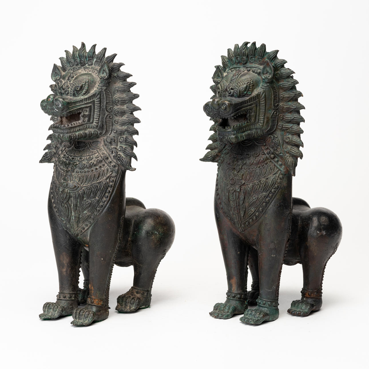 TEMPELLEJON, ett par, Brons, Sydostasien.