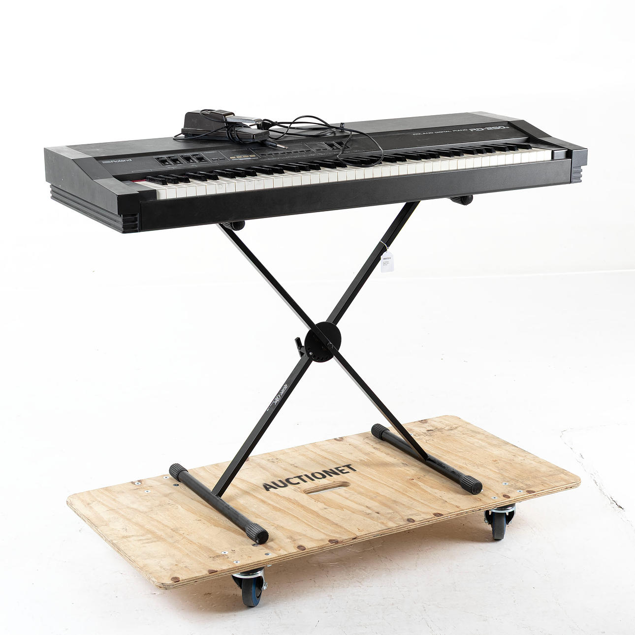 KEYBOARD, Roland Piano, RD-250s. Collectables - Musical instruments ...