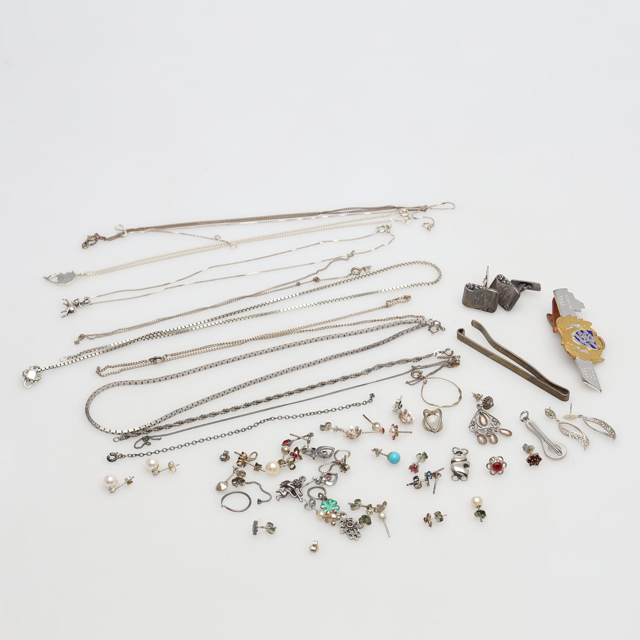 SILVERFÖREMÅL ca 60 delar bruttovikt ca 103 gram.