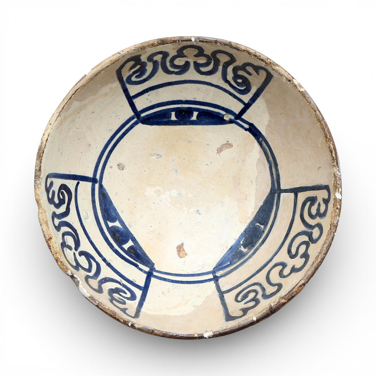 Manises earthenware bowl, 15th Century.