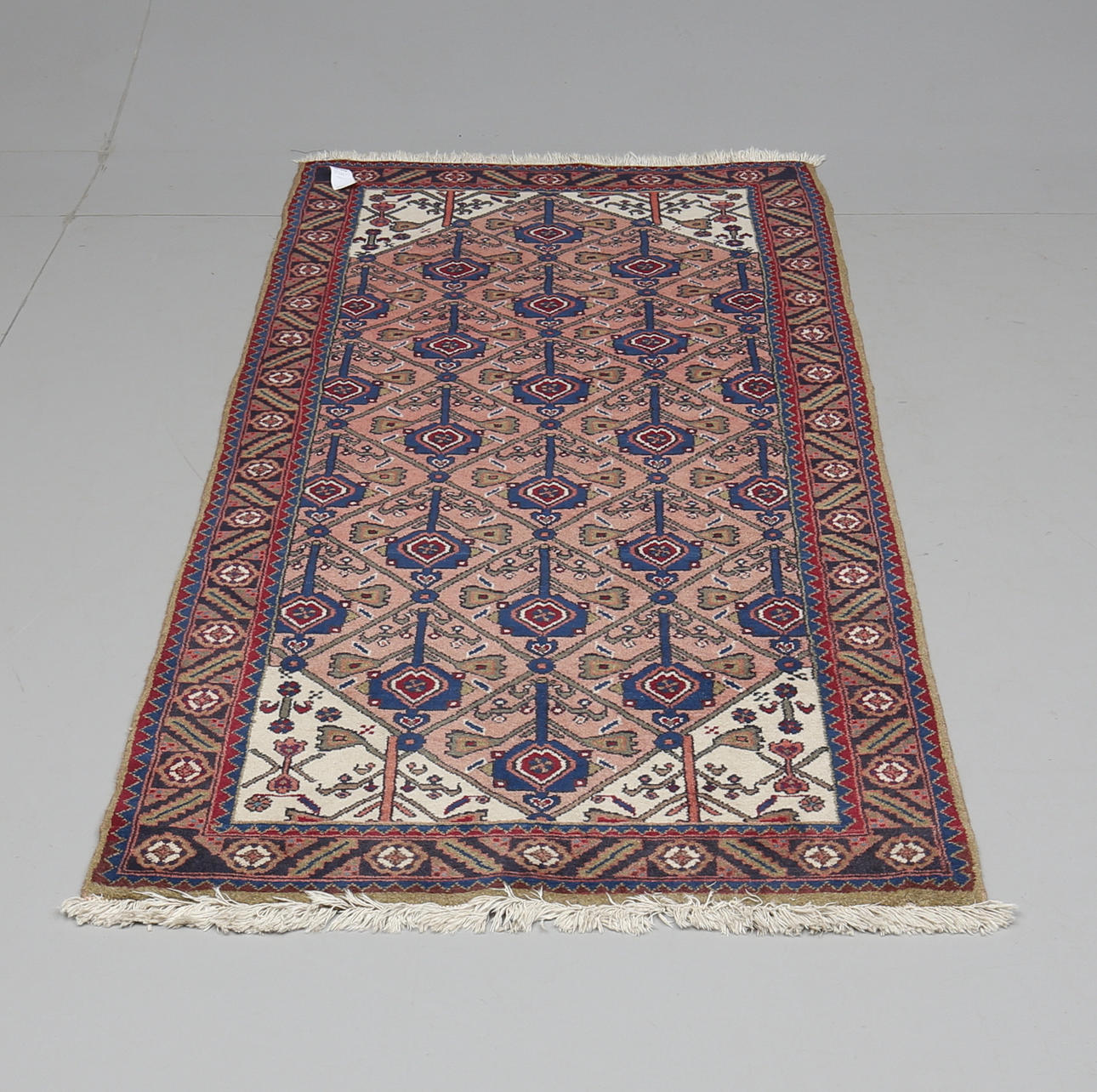 MATTA, Iran, Varamin. Ca 217 x 91 cm.