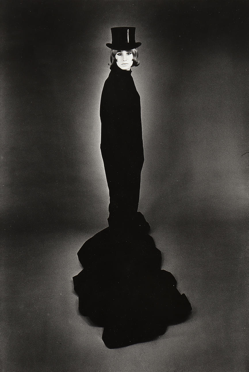 NILS-ERIK WIKEBÄCK. “Model”.