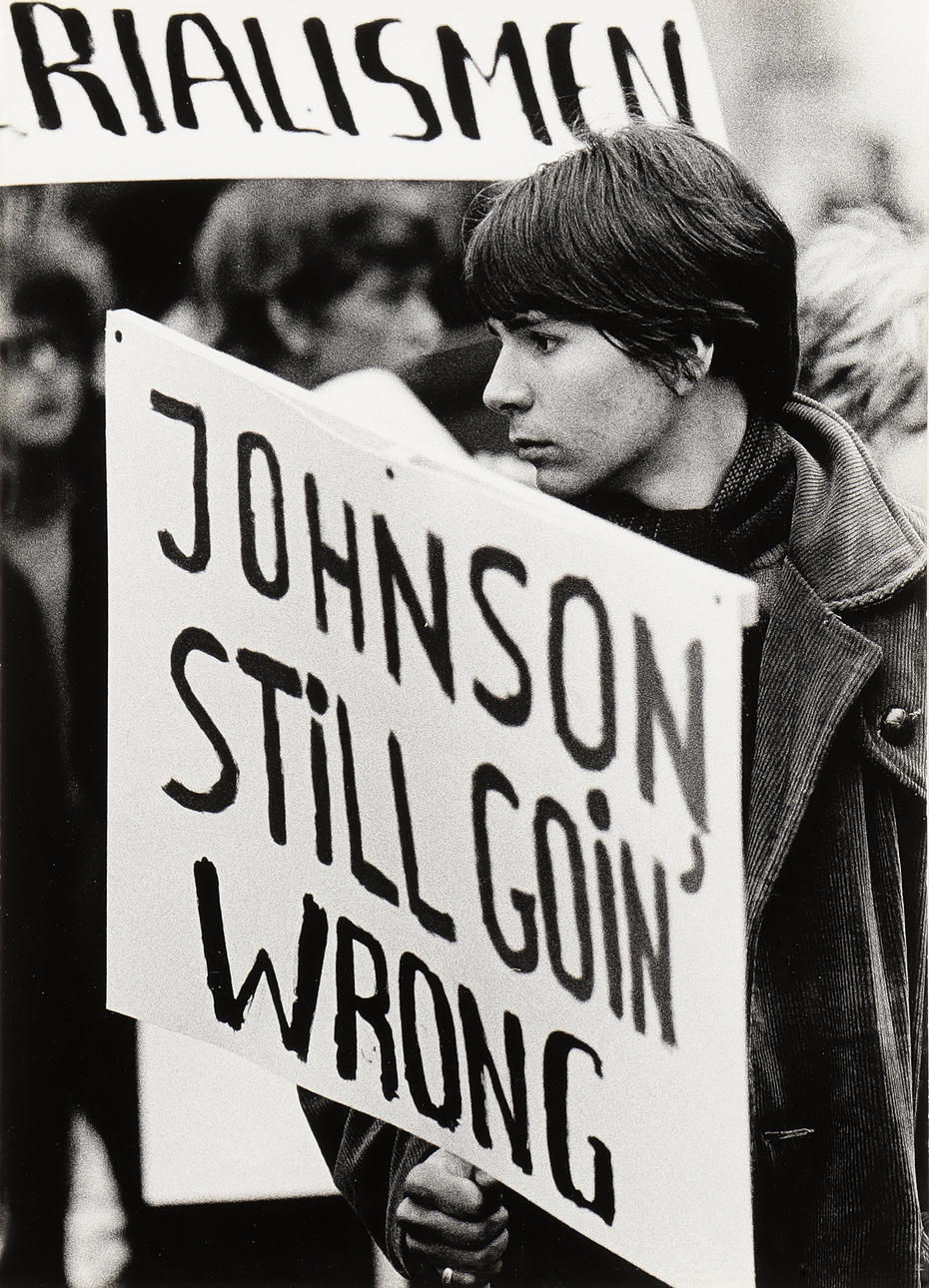 NILS-ERIK WIKEBÄCK. Demontstrant.