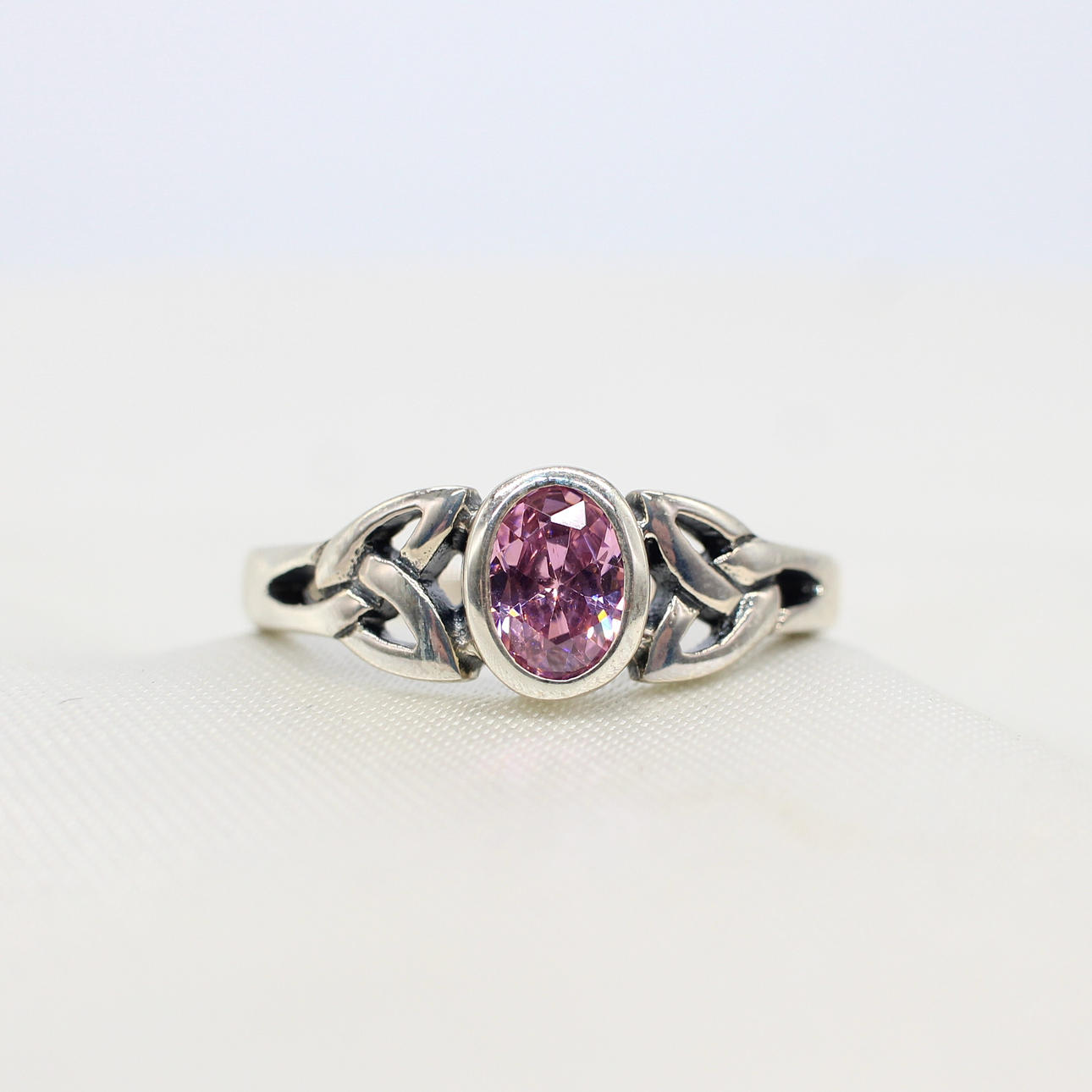 SILVER (925) CELTIC STYLE RING.