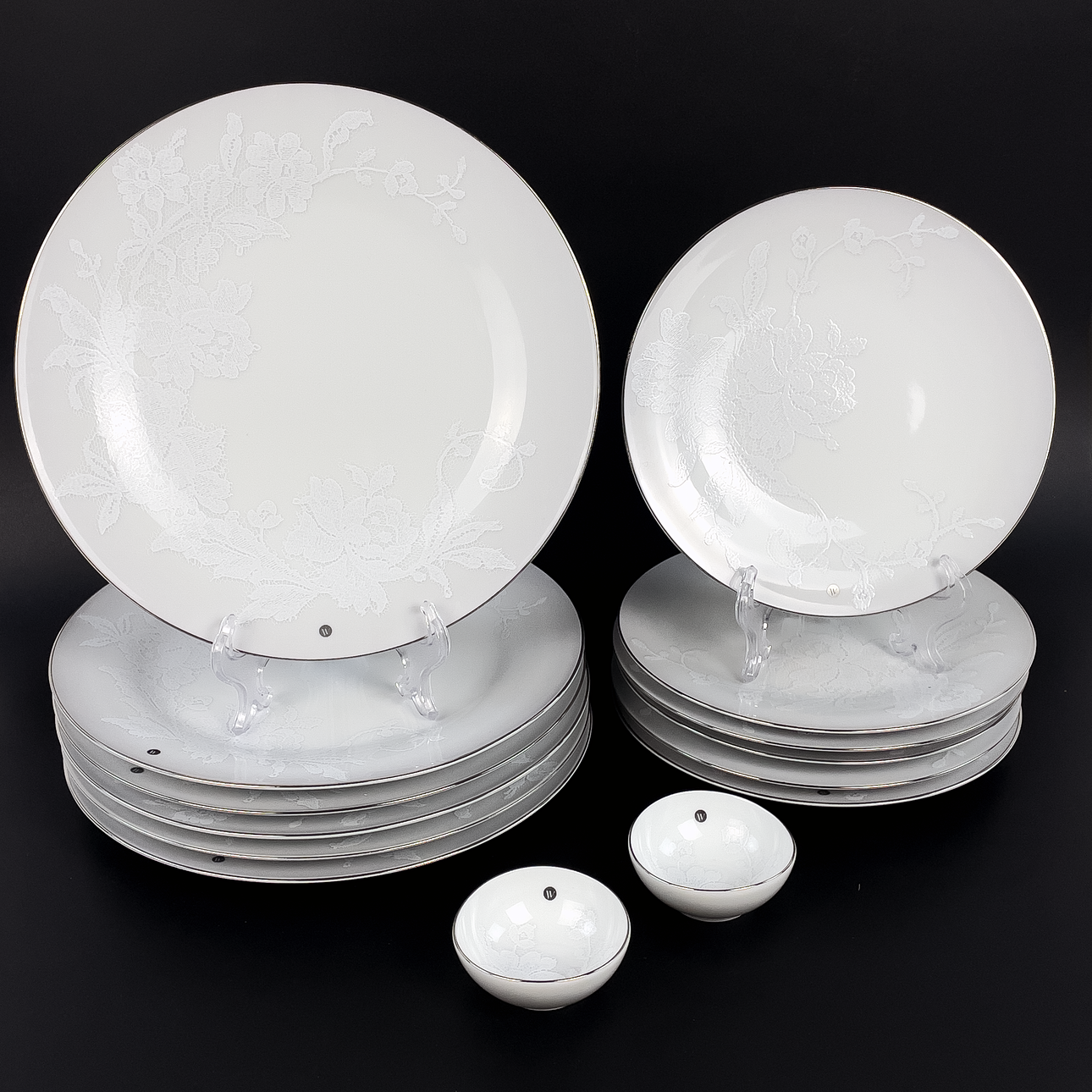 LARS WALLIN. Servisdelar, 14 st. "Lace", porslin, Fyrklövern.