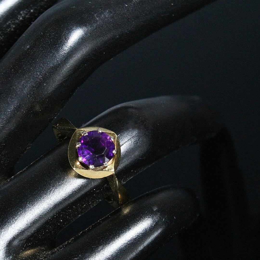 Amethyst ring, 585 yellow gold, 1.2ct.
