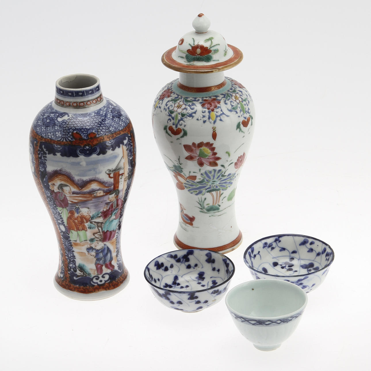 URNOR, 2 st samt SKÅLAR, 3 st, porslin, Kina och Japan, 1700-samt 1900-tal.