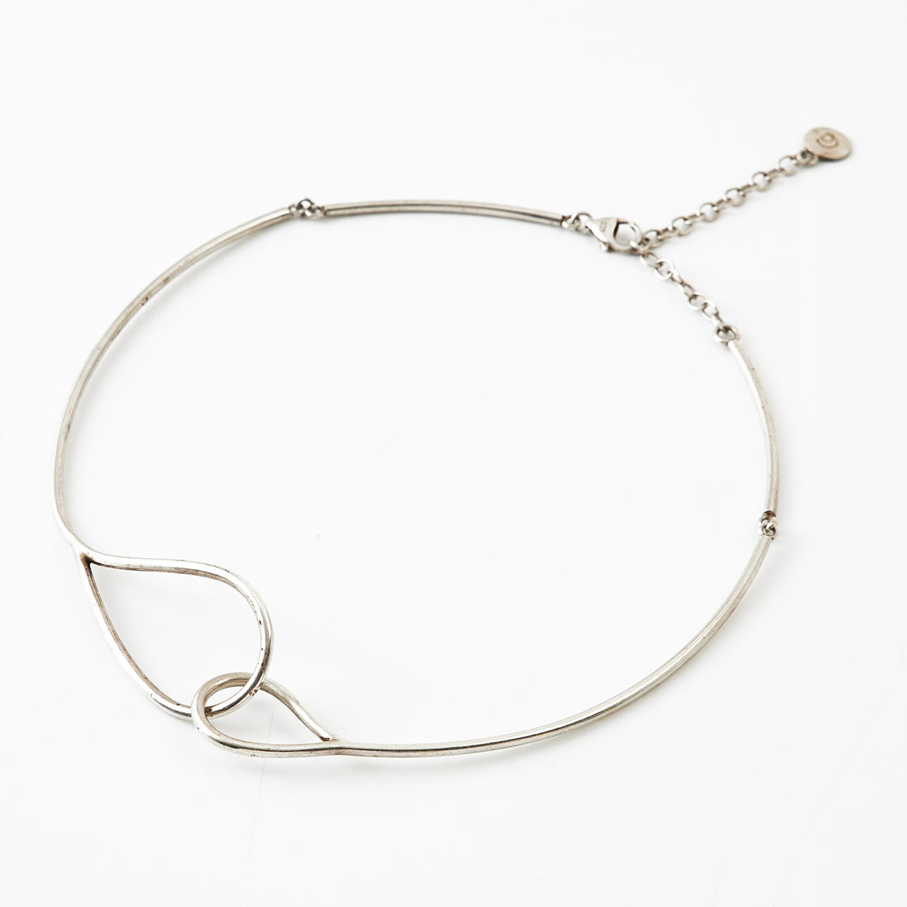 CAROLINA GYNNING, "Mira", halsband, sterlingsilver, karbinhake.