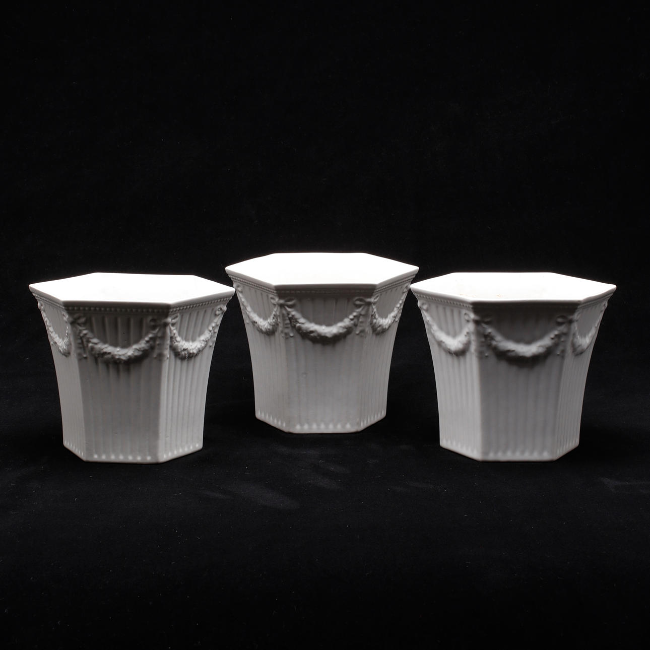 YTTERFODER, 3 st, porslin, "Empire" nr 2, Gustavsberg, 1900-talets andra hälft.