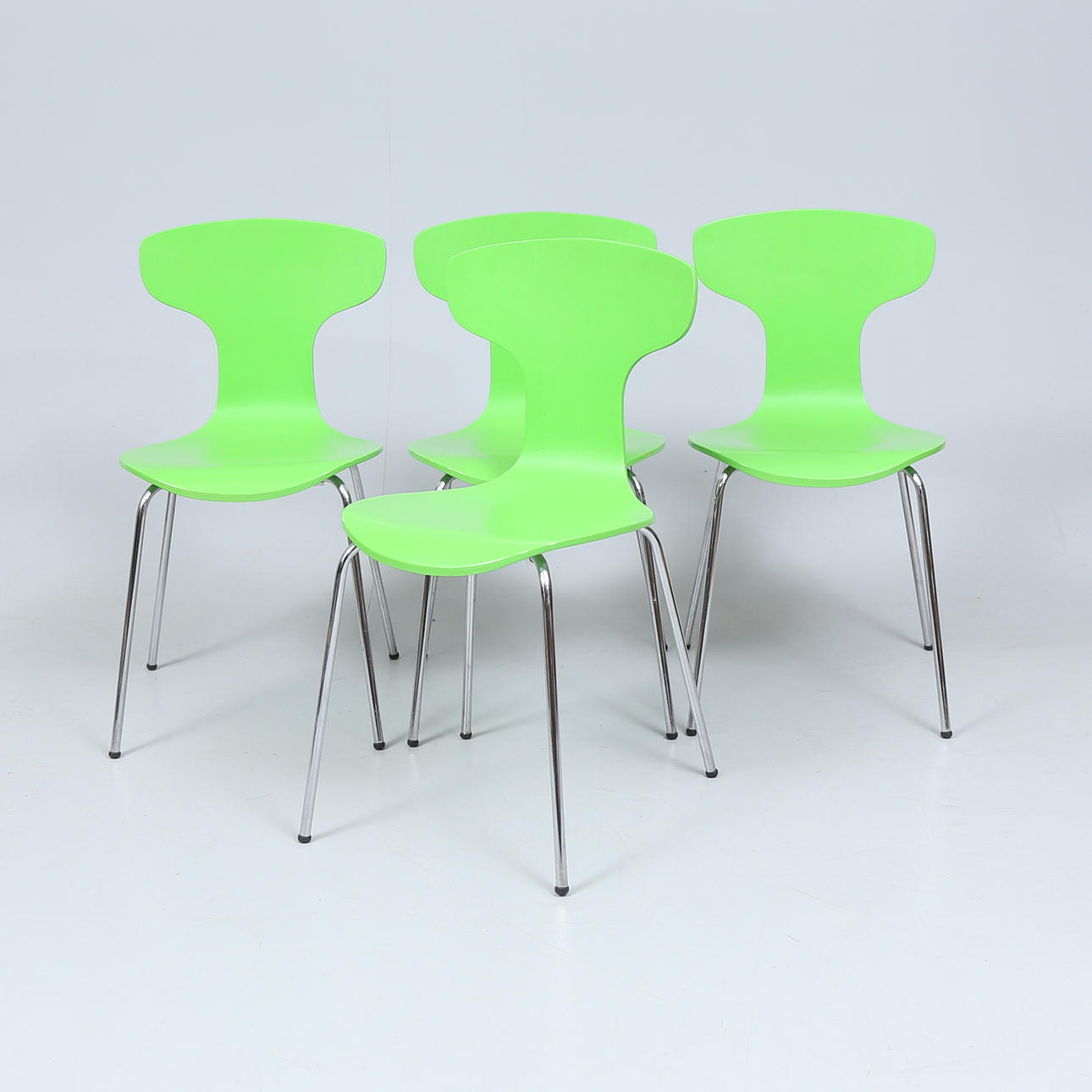 STOLAR, lackerat trä, 4st, samtida.