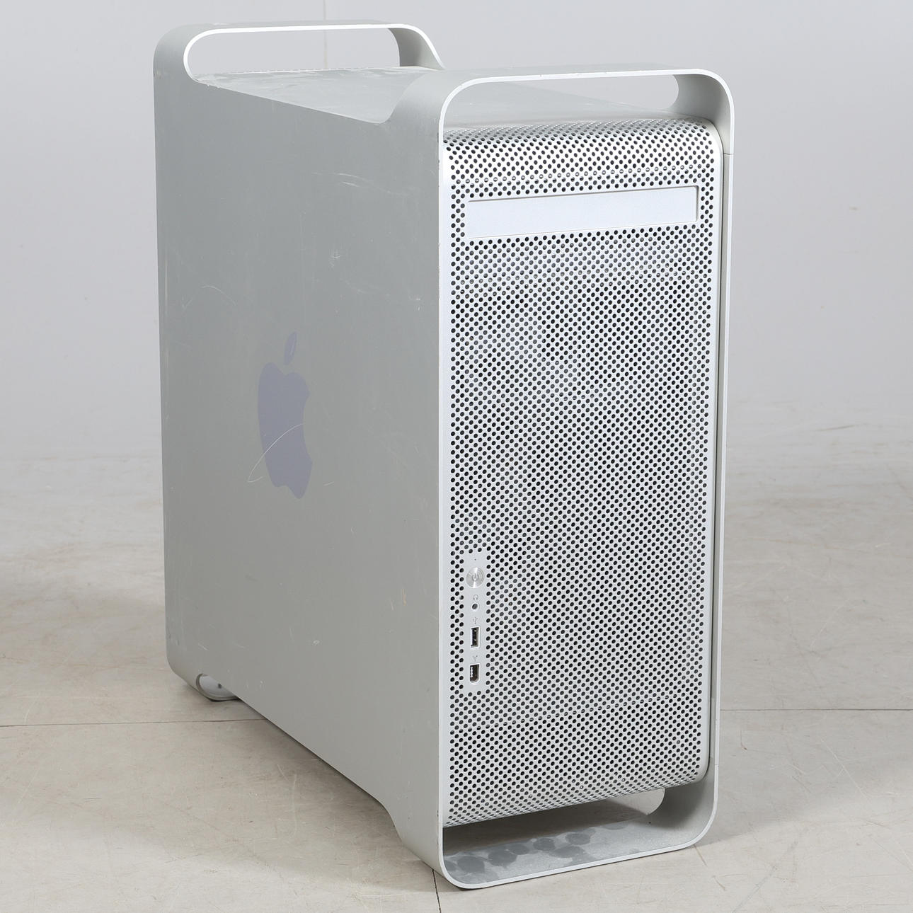 COMPUTER POWER MAC G5, 2003. Does not work, components are missing.
