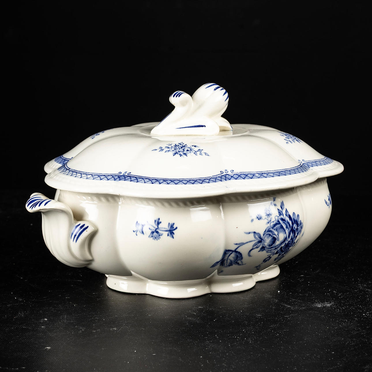 KAROTT, "Blå Ros", Gefle Porslinsfabrik, 1940-tal.