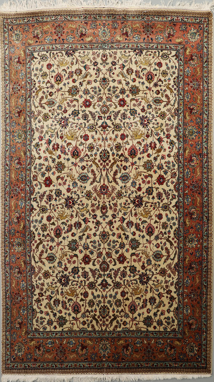 MATTA, semiantik Täbris. Ca 340x234 cm.