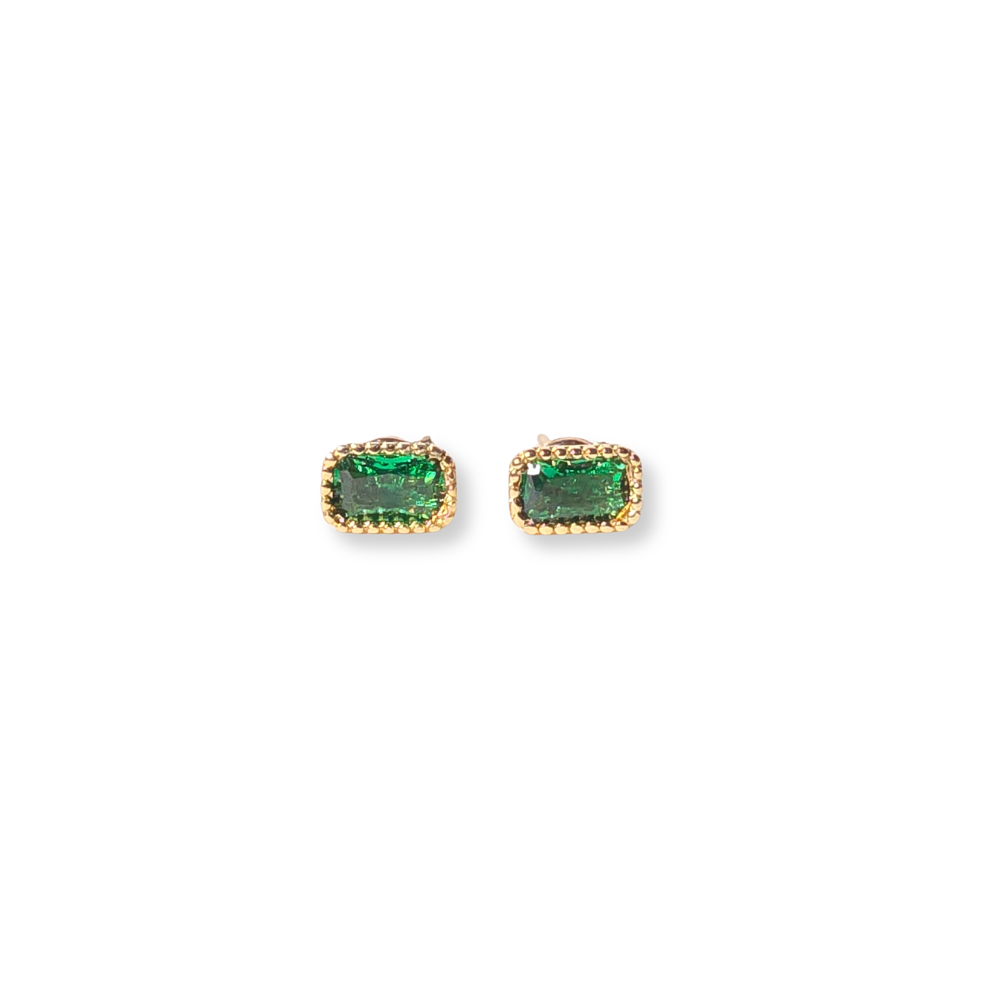 GOLD AND EMERALD EARRINGS.